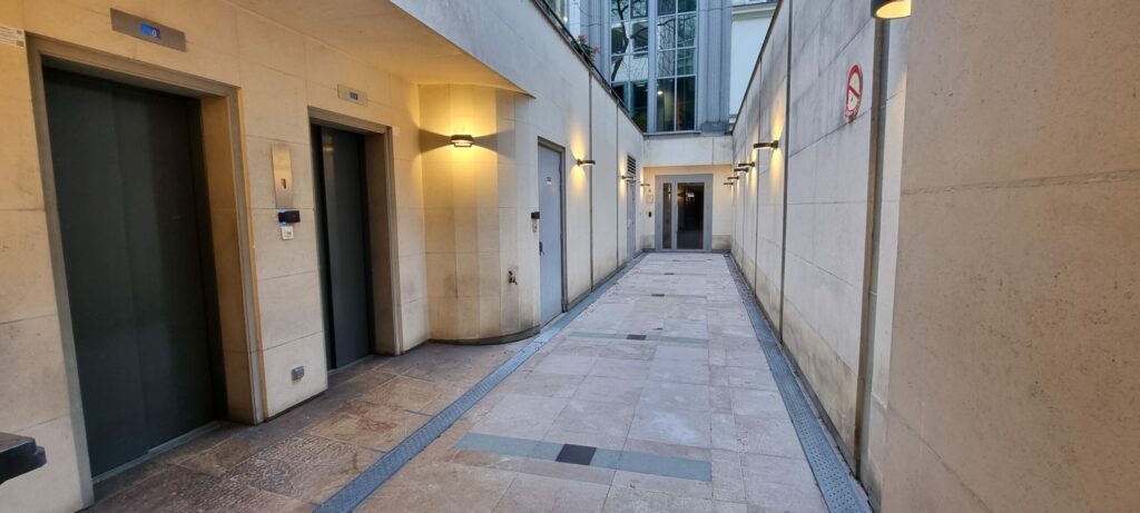 Emplacement de parking rue de la Chaussée d’Antin – photo 2