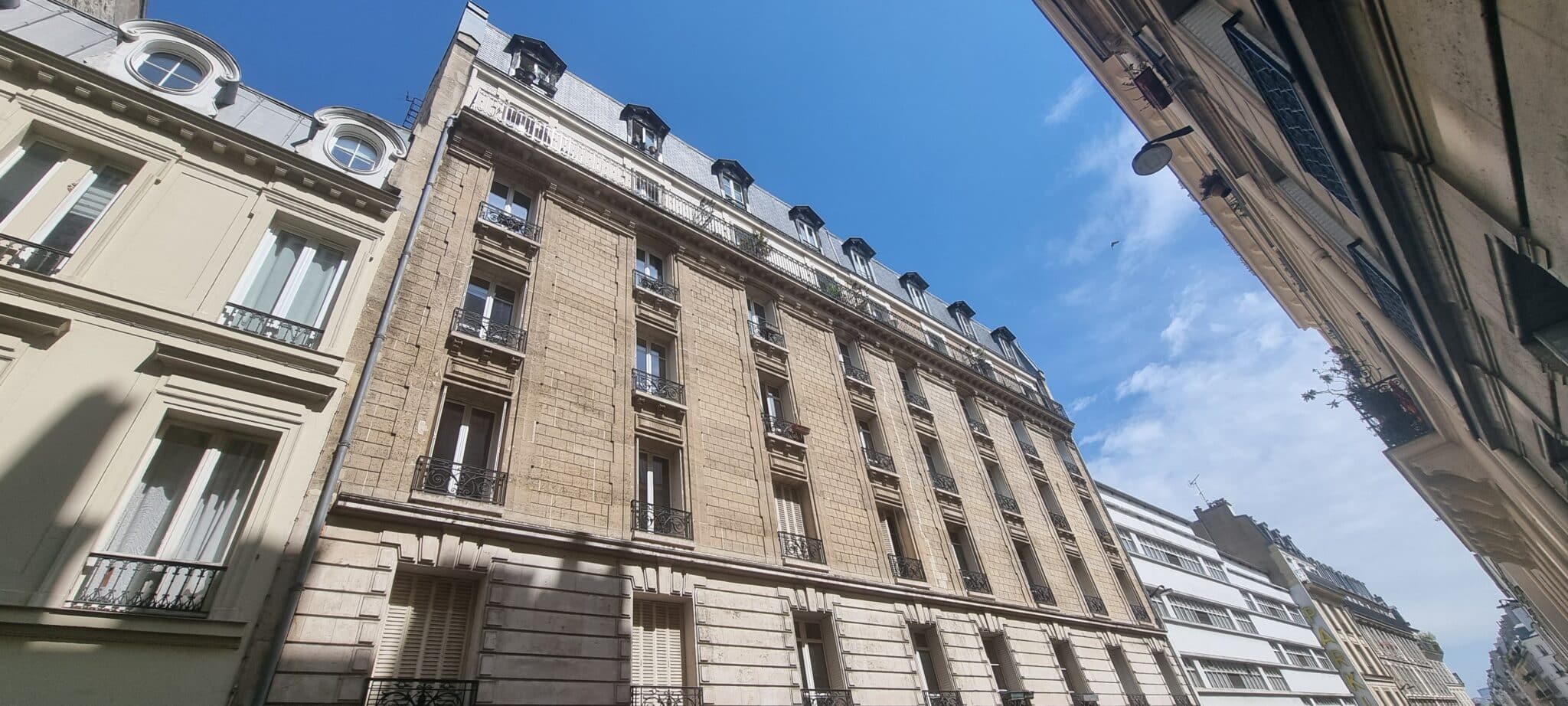 EXCLUSIVITE – PARIS 9e – METRO POISSONNIERE / SQUARE MONTHOLON. – photo 1